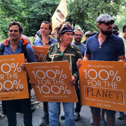 Leonardo DiCaprio and Mark Ruffalo at the Climate March in New York. (@leonardodicaprio)